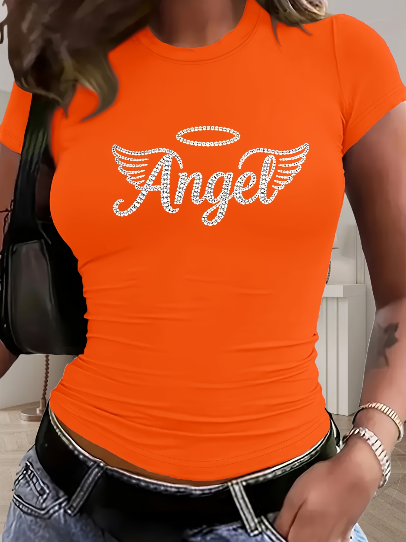trendiges y2k personalisiertes damen  -fit t-shirt mit angel buchstaben flügel muster print design, alltags frühlings- und sommer top, modisches rundhals kurzarm t-shirt, atmungsaktiv und nicht stoffig, bequem zu tragen