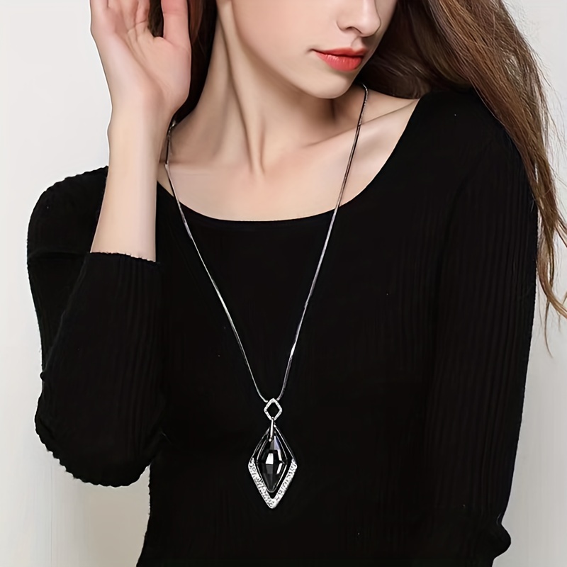 

Elegant Vintage Rhinestone Diamond-shaped Crystal Pendant Long Necklace, Resin, Fashion Jewelry For Women, And Banquets