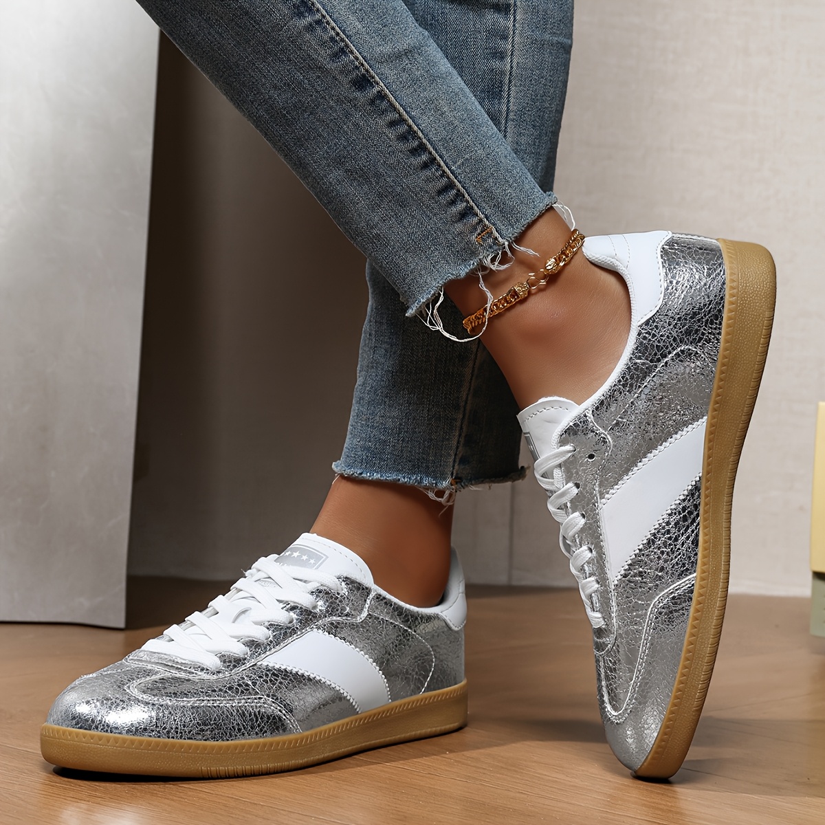 Image of 2025 New Women's Flat-soled Casual Sneakers, Silvery Crackle Pattern, Suitable For Outdoor Sports, Leisure, And Parties, Women Shoes