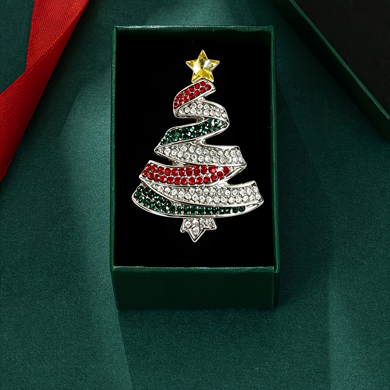 TEMU Versatile Christmas Tree Pin Gift Box Set, Layered Ribbon And Rhinestone Christmas , With A Dark Box, Suitable For Knitted Cardigans, Trench