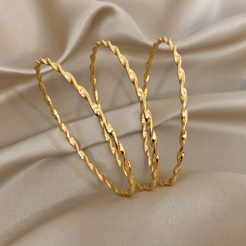 E-shop 1/3-teiliges Retro-Stil 18K vergoldenetes Textur-Dreharmband-Armband-Set, -Design, leichtes Luxus, mehrschichtiges Armreif-Armband, High-End,