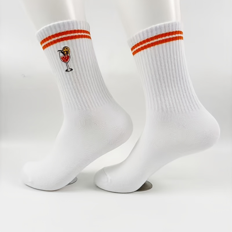 Image of A Pair Of High-elastic Ribbed Cuff Cotton Socks. Them With A Slightly Feel, And Step A Breeze. And Create A Refreshing And Contrast, While And Saucer Embroidery At A Relaxed