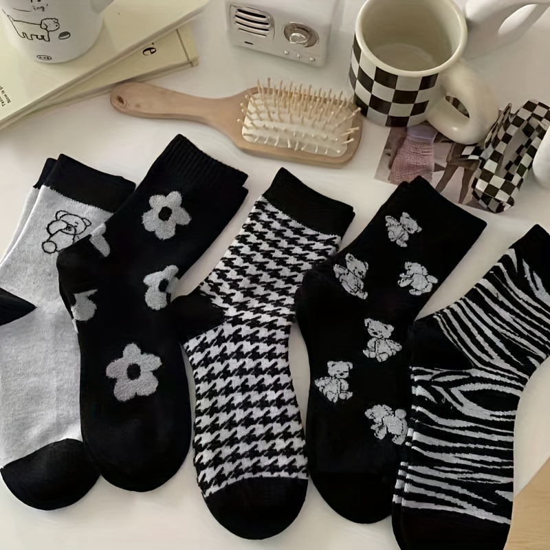 

5 Pairs Teddy Bear & Floral Print Socks, Cute Black & White Mid Tube Socks, Women's Stockings & Hosiery