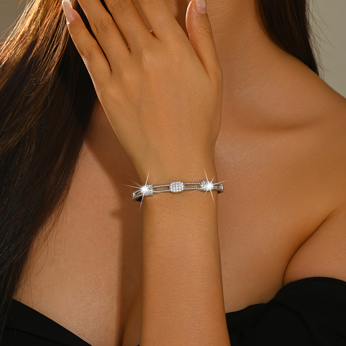 Women's High-End Hollow-Out Sparkling Bangle, Formal Occasion Jewelry