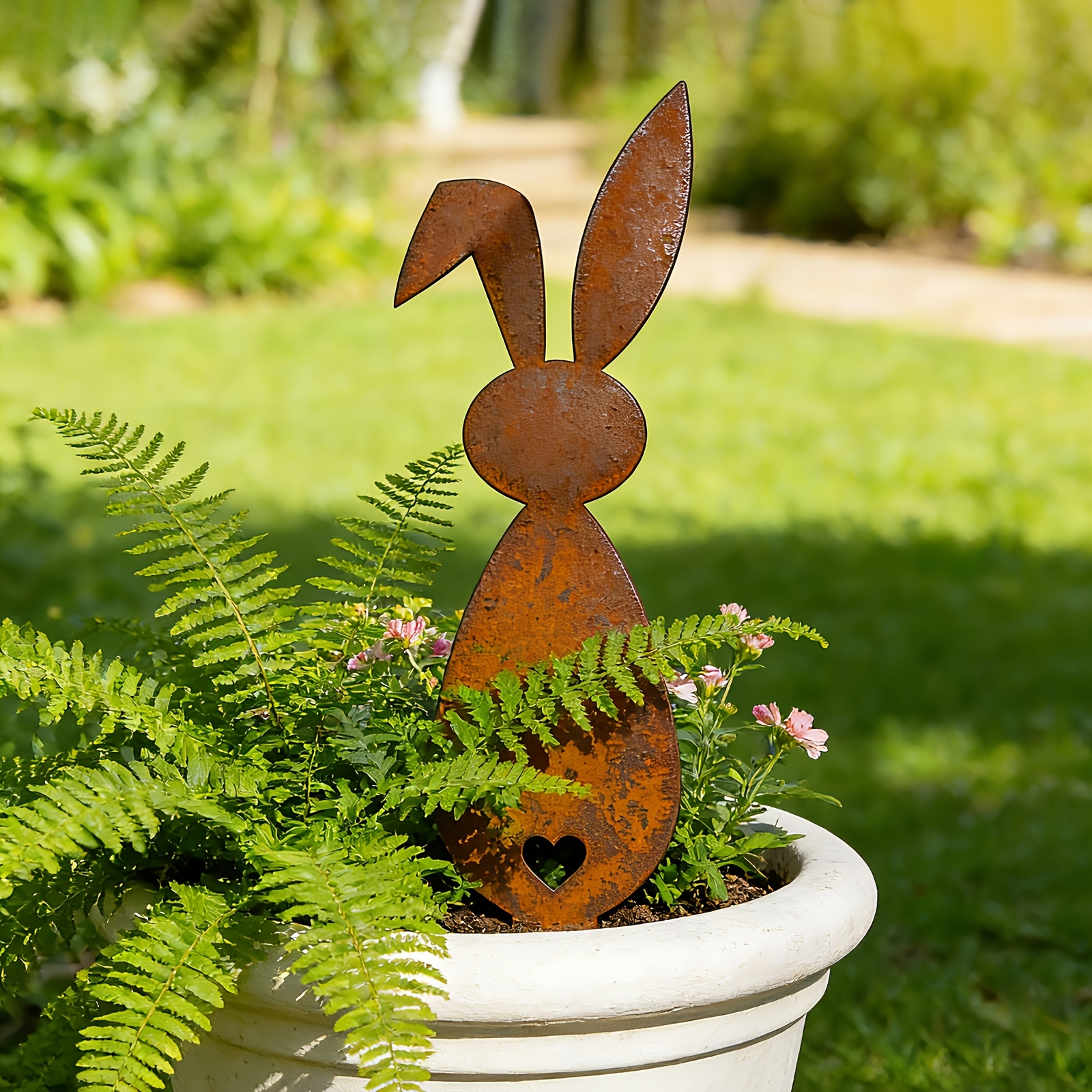 【2d Flat】 [2d Flat] Cute Retro Metal Rabbit Silhouette (heart-shaped Hollow) - Planter Compatible Garden Stake, Flower Bed Courtyard Decoration, Rusty Iron Rabbit Garden Stake, Easter Courtyard Decor