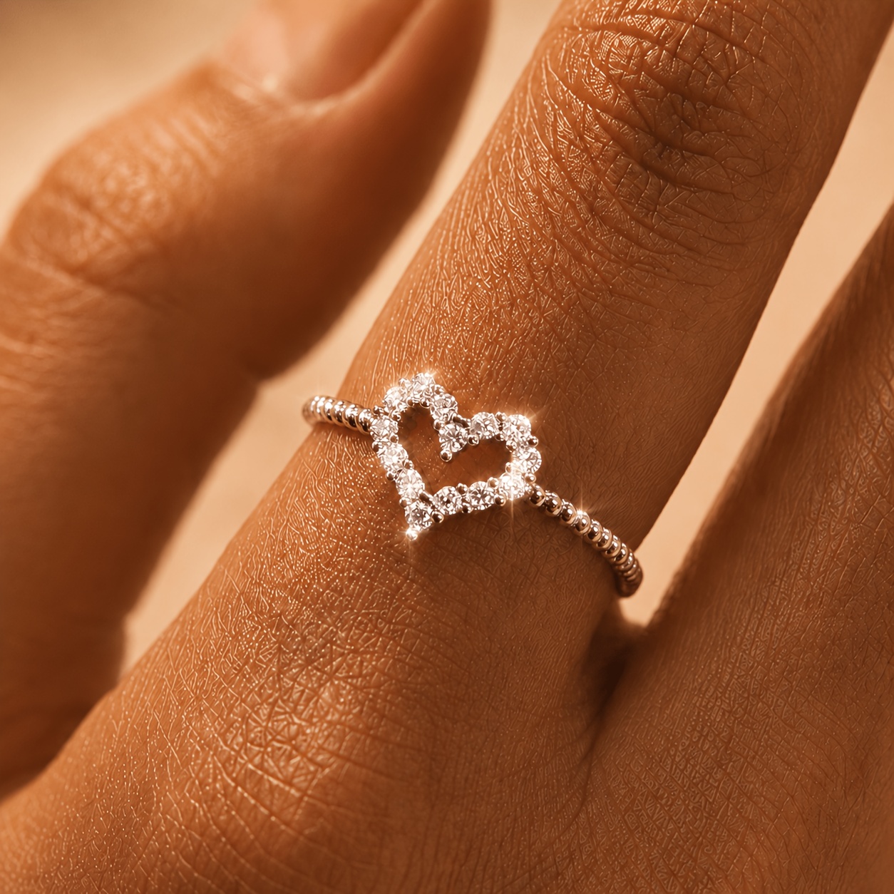 TEMU Anello da donna a forma di cuore traforato, ipoallergenico e resistente allo sbiadimento, anello di fidanzamento impilabile con fascia , come