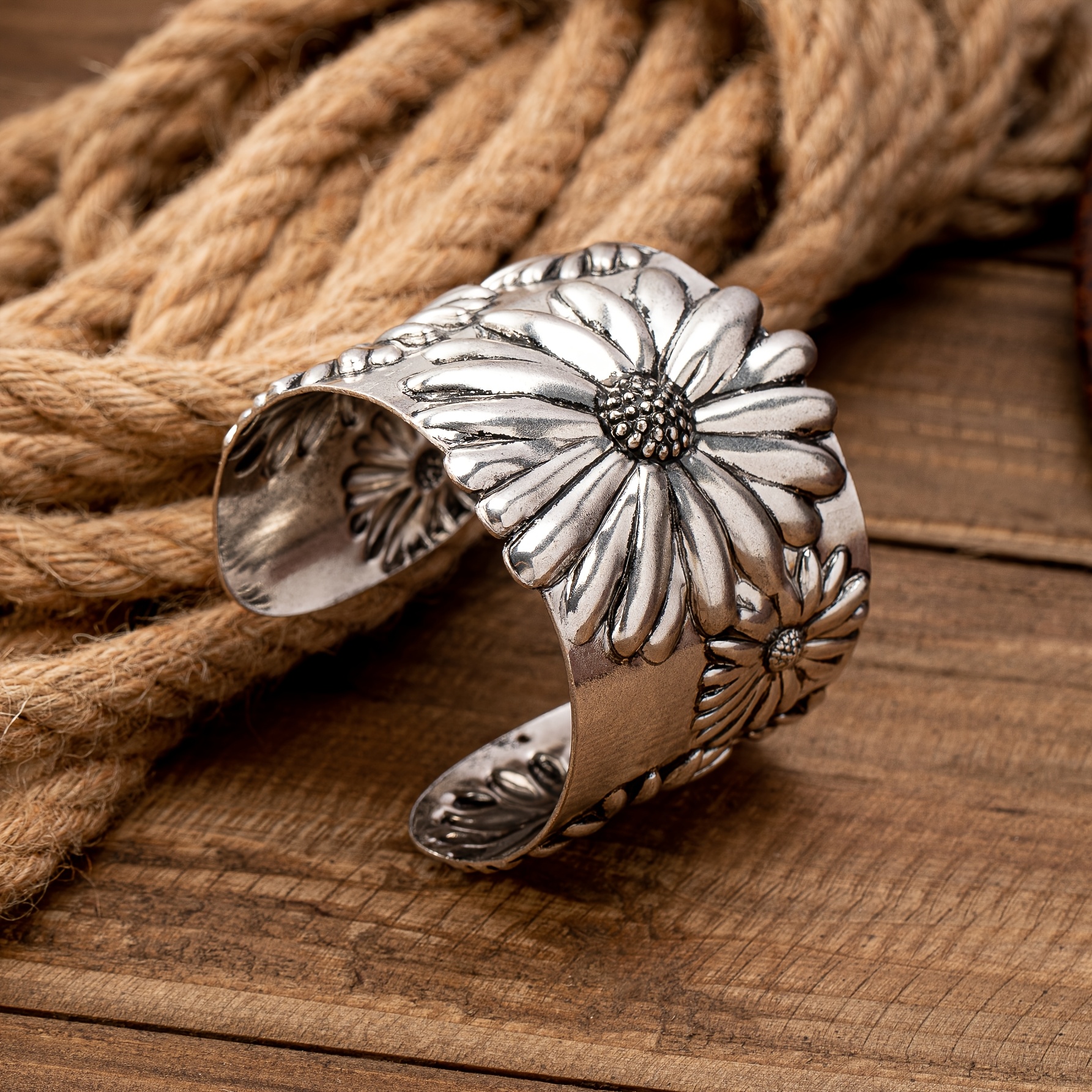 Image of A Western Cowboy Style Fashion Daisy Flower Embossed Temperament Sunflower Version Women's Bracelet