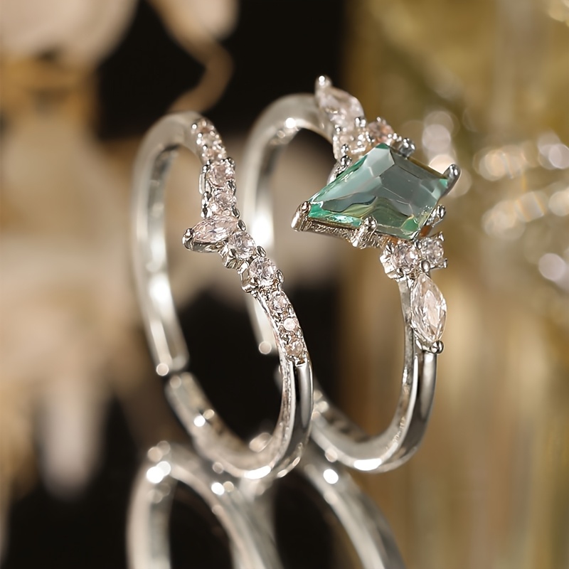 2pcs Elegant Green Gemstone Stacking Rings Set