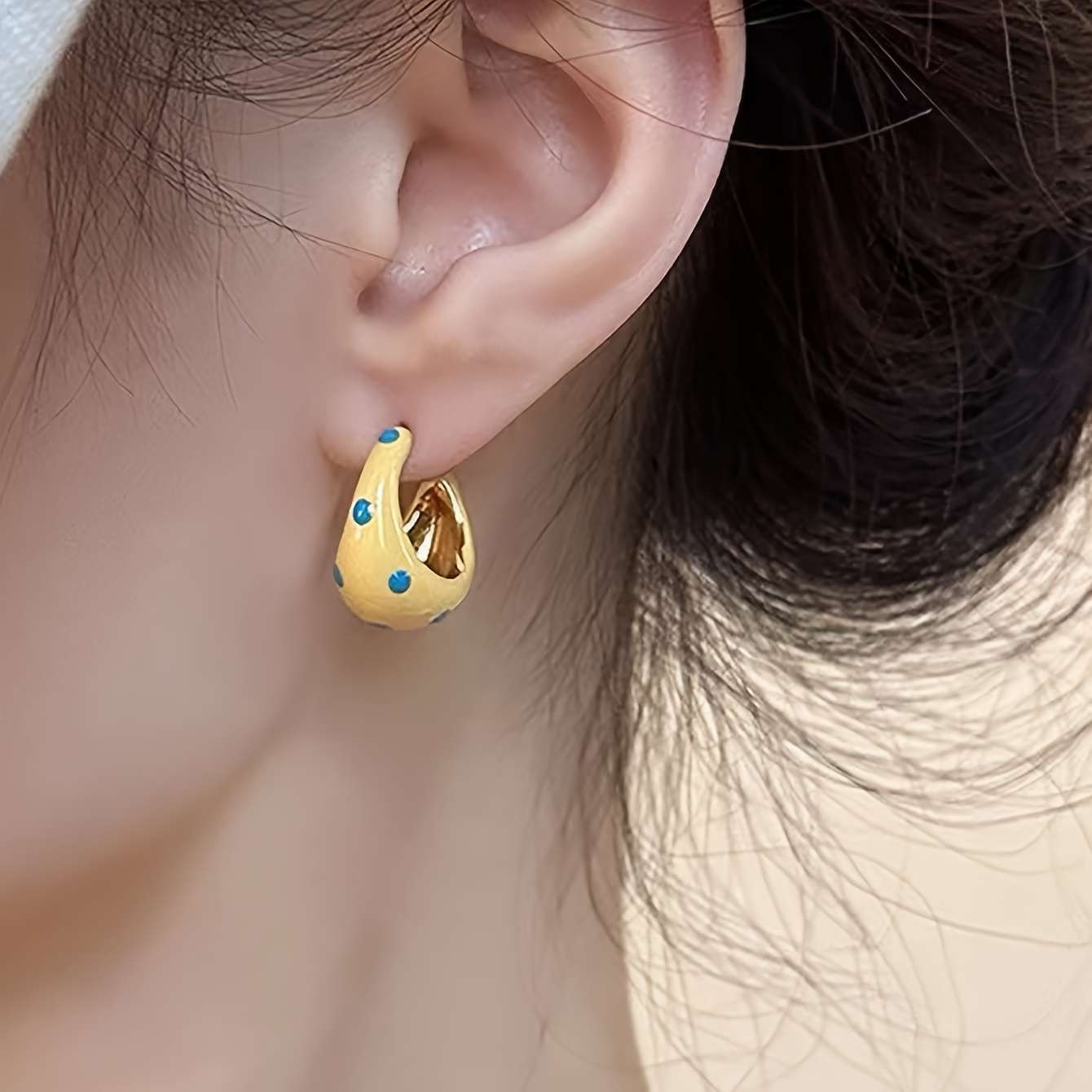 Women's C-Shaped Polka Dot Hoop Earrings, Fun Style