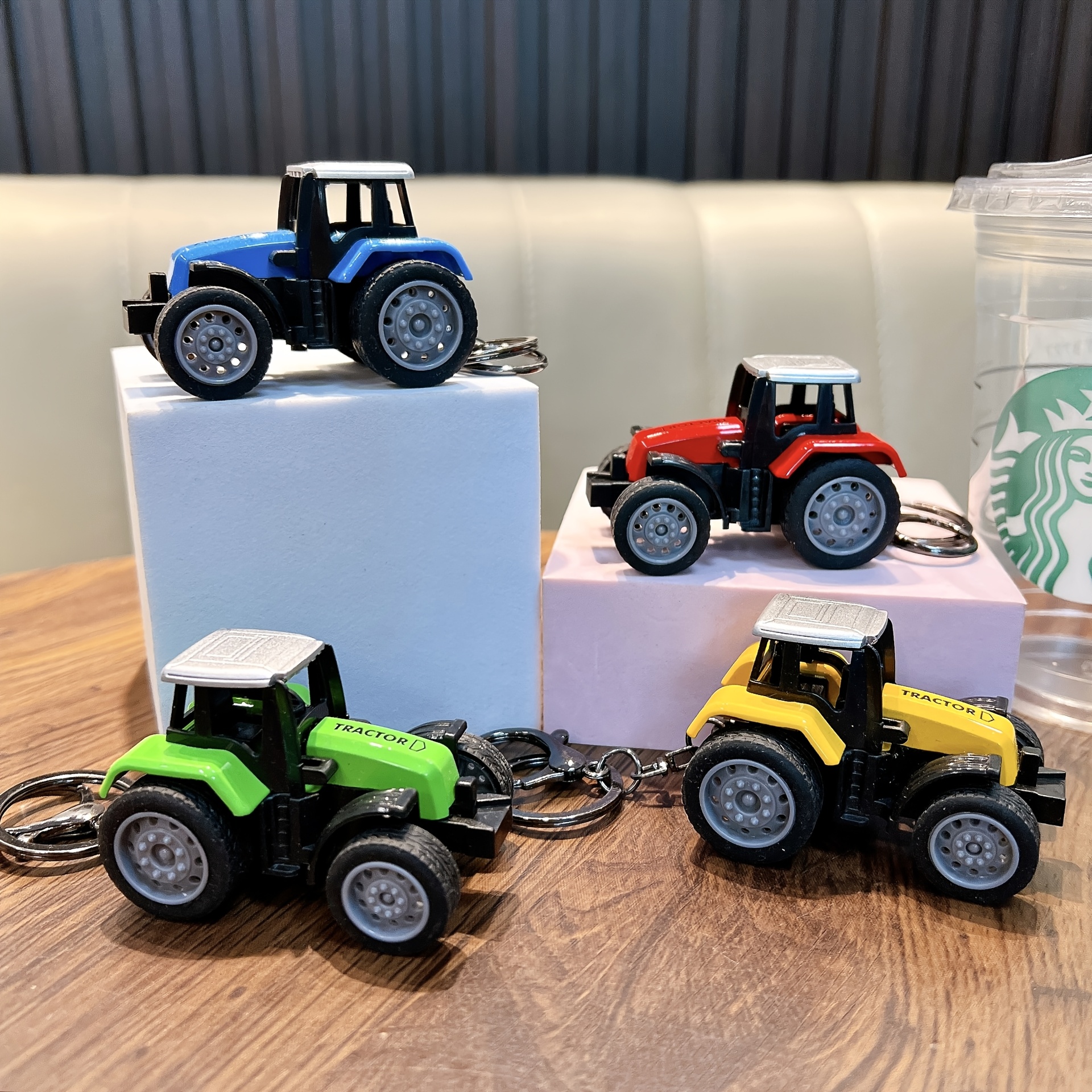 

à Dos Véhicule Agricole Créatif, Porte-clés en Acrylique, Pièce Unique