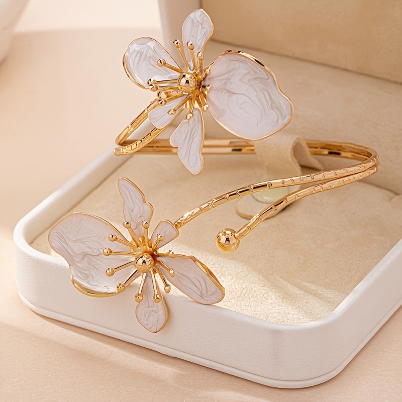 Colorful Enamel Flower Open Niche Design Bracelet