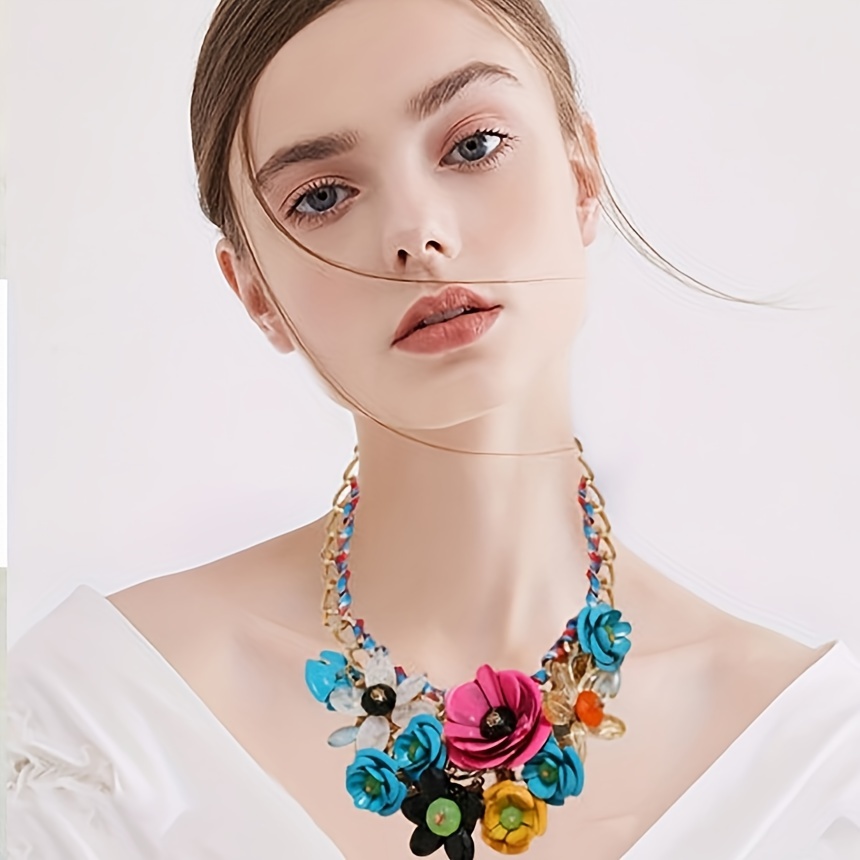 

Flower Necklace Colorful Flower Gemstone Pendant Rope Braided Necklace Short Collarbone Exaggerated Female Accessories Necklace