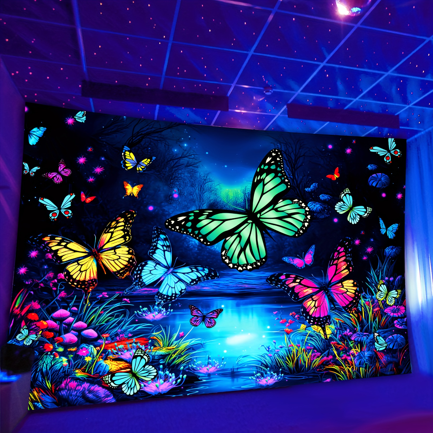 

Glowing Butterfly Pond Tapestry, Large Size Fluorescent Wall Hanging, Animal Print Pattern, Woven Polyester Home Decor For Dining Room, Indoor Use, No Electricity Required