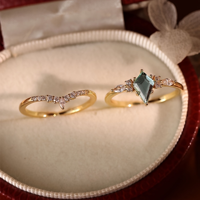 2pcs Elegant Green Gemstone Stacking Rings Set
