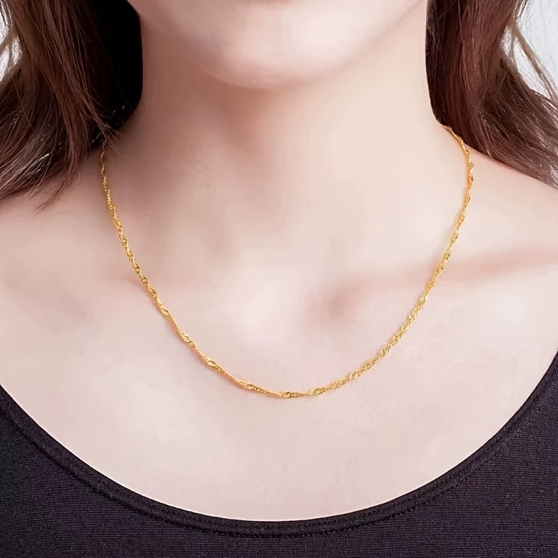 Women's Vintage Twist Herringbone Chain Necklace — Elegant Accessory
