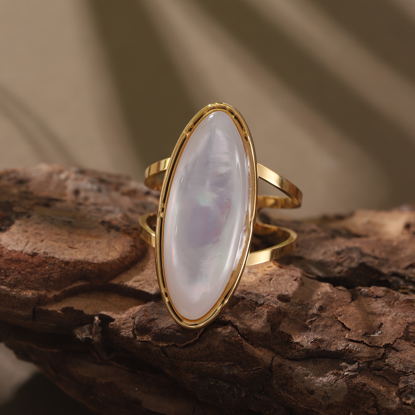 מסטבעת נירוסטה גיאומטרית שיקית עם שיבוץ יפנהומירף - תכשיטי תכשיטים ויפים - מושלמת מתנה