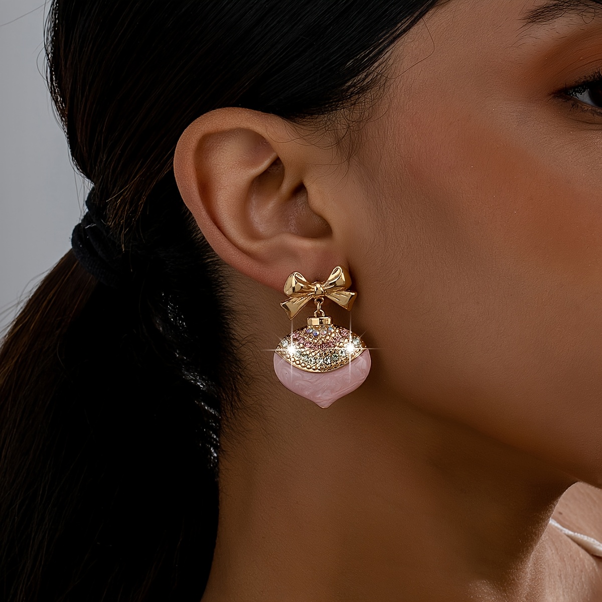 

Saint-Valentin 2025: Boucles d'Oreilles Pendantes Élégantes Cœur Rose & Nœud Doré pour Femmes - Inspirées de la France, de avec Tiges en Fer, pour & les Fêtes