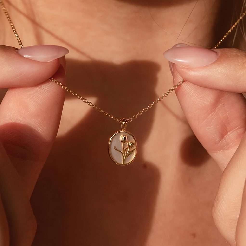 TEMU Collier Élégant à Motif Floral Doré pour Femme - Chaîne Délicate avec Pendentif Rectangulaire, Bijou et de Soirée Idéal pour la Saint-Valentin,