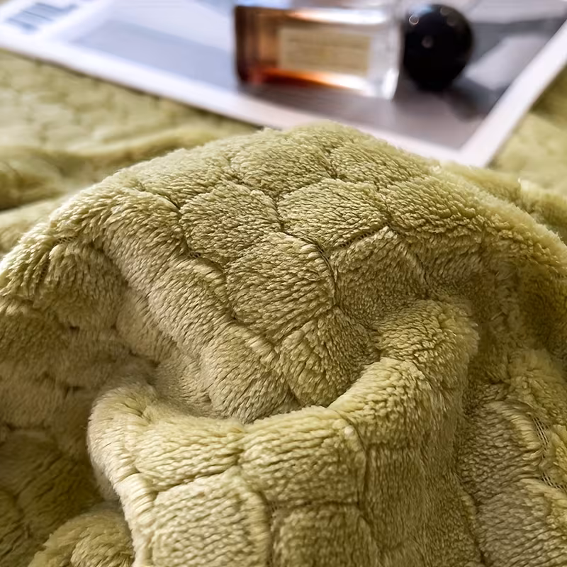 1pc luxury milk velvet blanket ultra soft plush winter bedspread cozy throw with football pattern machine washable for bedroom living room Product details 14