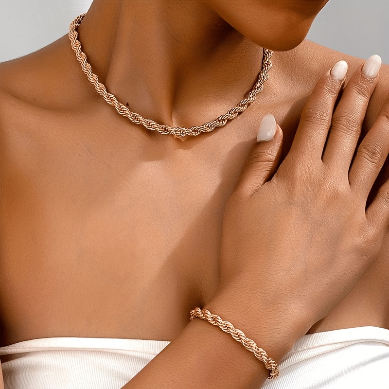 2pcs Vintage French Classic Women’s Necklace and Bracelet Set