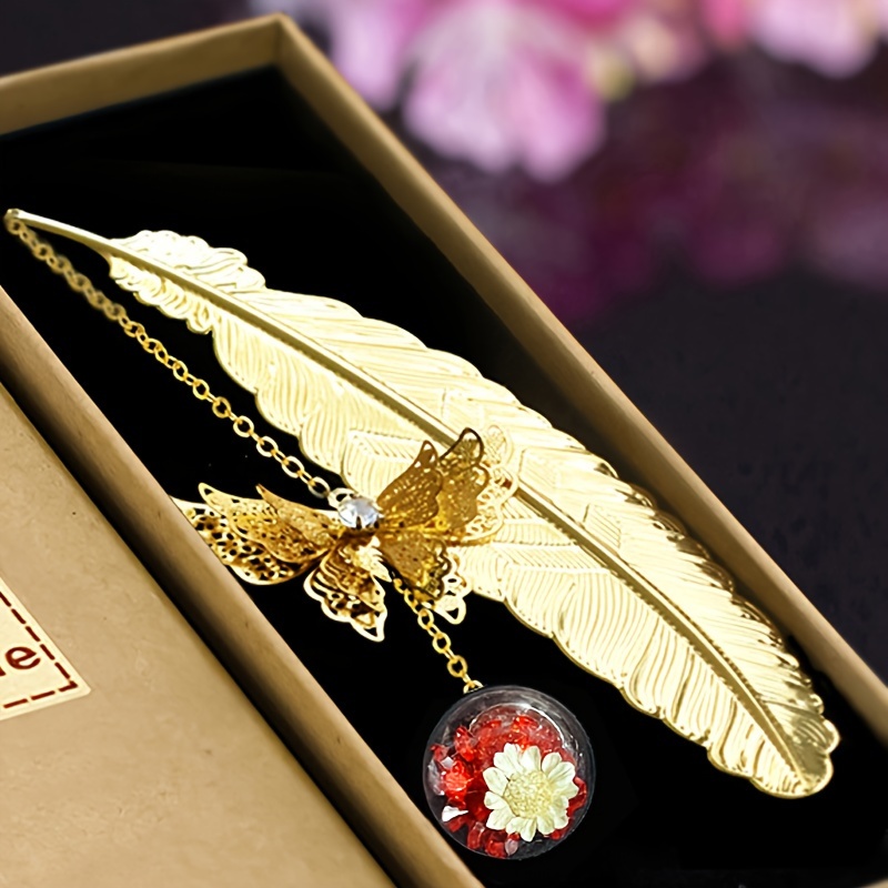 

Chinese Style Classical Gold Metal Feather Bookmark With 3d Butterfly Pendant - Best Teacher And Student Gift - Ideal For Library, Literature Lovers, And Student Present - Made Of Iron (1pcs)
