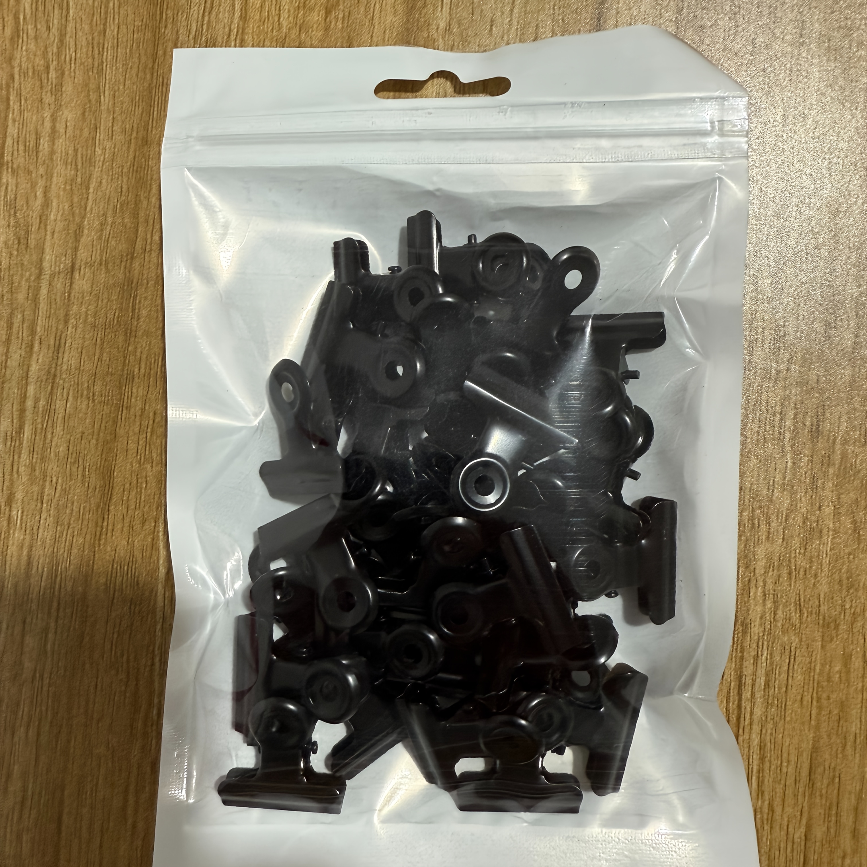 E-shop 30er-Pack 22 mm Schwarze Metall-Druckerklemmen Mini Bulldog Scharnierklemmen für Fotos Etiketten Büro Schreibwaren Zubehör