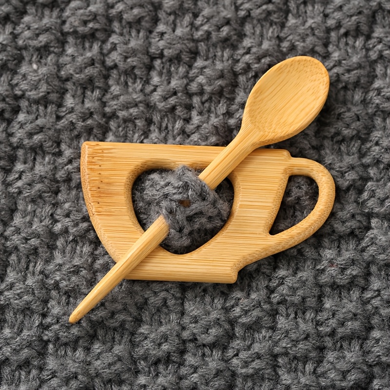 

1pc Elegant Handcrafted Bamboo Brooch, Irregular Shape Wooden Scarf Pin For Sweater, Unique Pattern Color Position, Cute Accessory For Autumn Winter