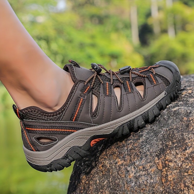 mens summer outdoor sports casual sandals with a closed toe suitable for hiking and beach activities