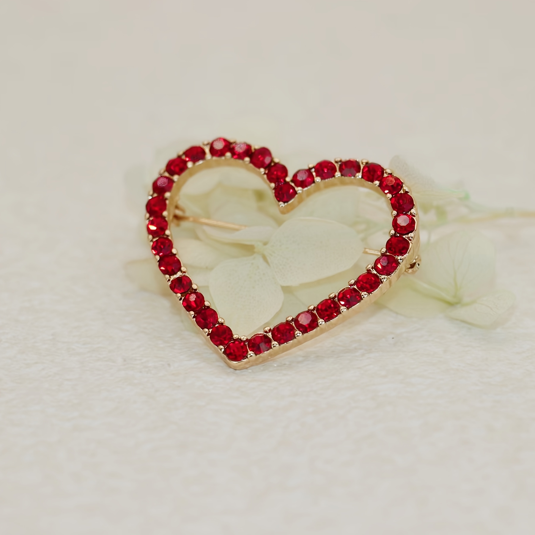 A Heart-shaped Women's Fashion Brooch Fully With Rhinestones, Perfect For Daily Wear, Banquets, Parties, And As An Ideal Valentine's Day Gift