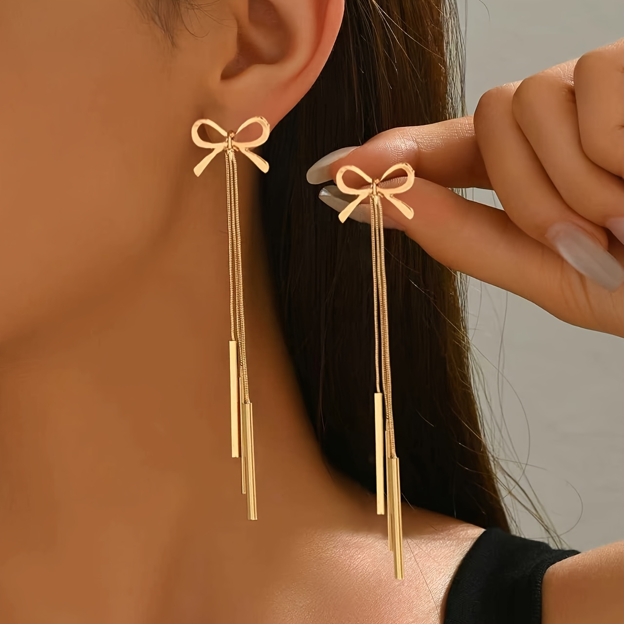 E-shop 1 Paar elegante schlichte Damen-Mode-Steckerohrringe, kreatives anmutiges geometrisches Design mit runder Schlangenkette, langem Stab-Anhänger,