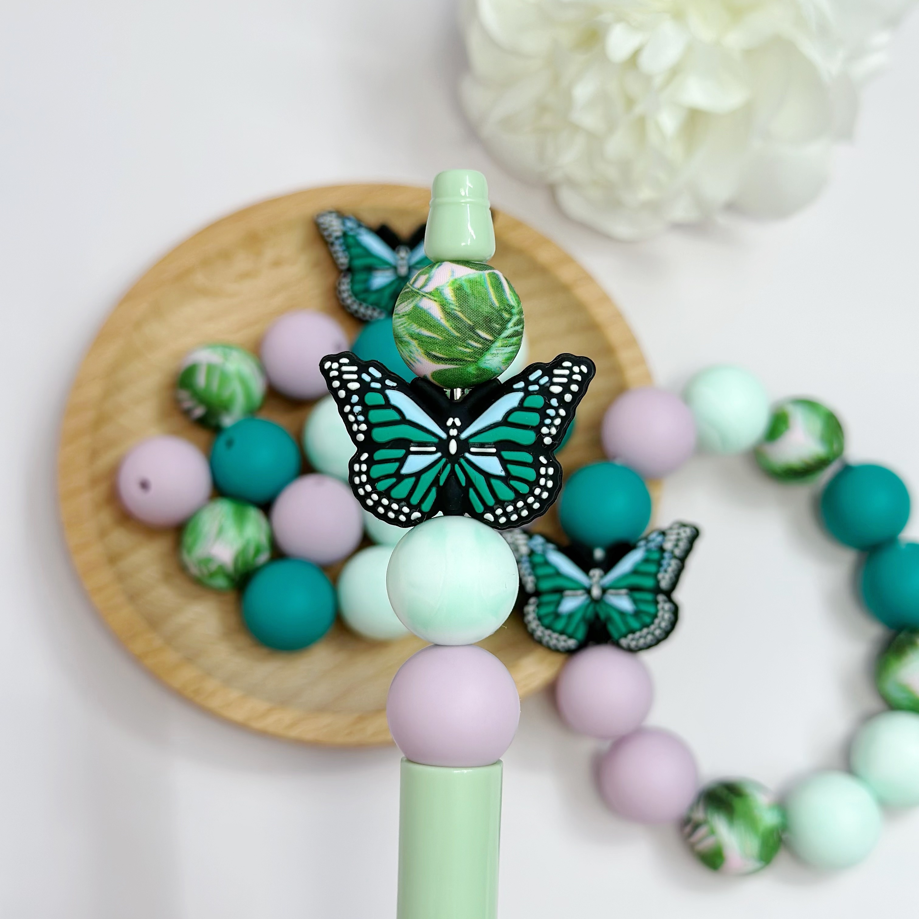 

40 Pcs 15mm Green Series Silicone Beads Colorful Solid Color With Butterfly Pattern Silicone Beads For Jewelry Making Diy Keychain Pens Lanyards Bracelet Necklace Jewelry Making Diy Craft