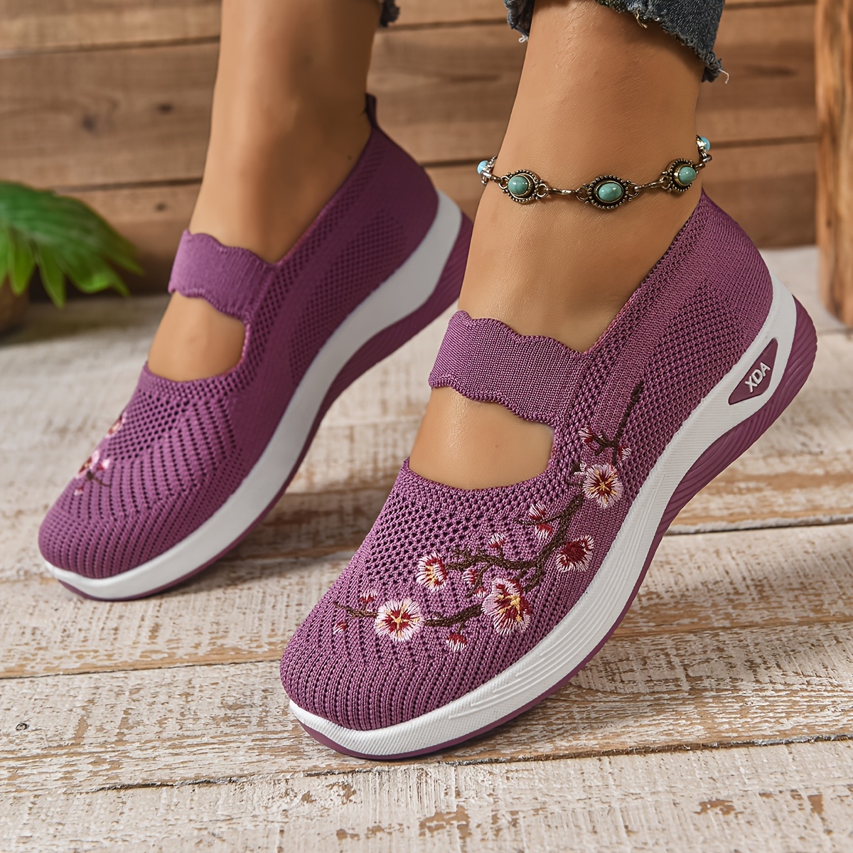 Women's Casual Sneakers - Breathable Low-Top Shoes with Rubber Sole, Fabric Upper & Lining, One-Snap Closure, All-Season Comfort for Casual Attire