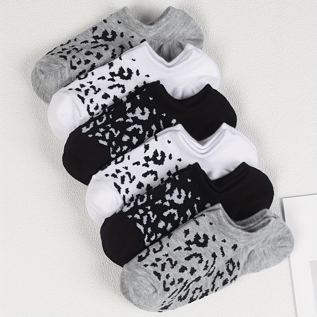 

6 Pairs Leopard Print Boat Socks, Trendy & Breathable Low Cut Invisible Socks, Women's Stockings & Hosiery