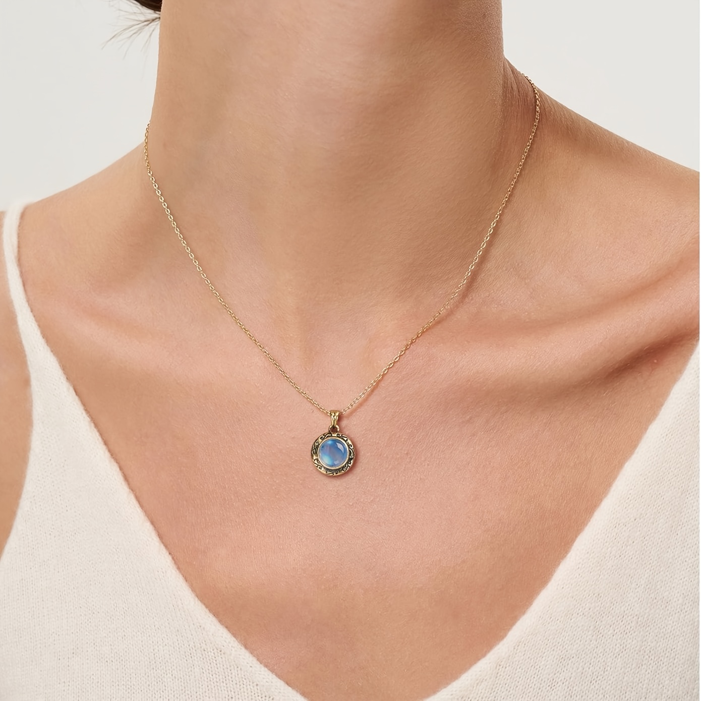 Women's Black Textured Design Necklace with Moonstone Inlay