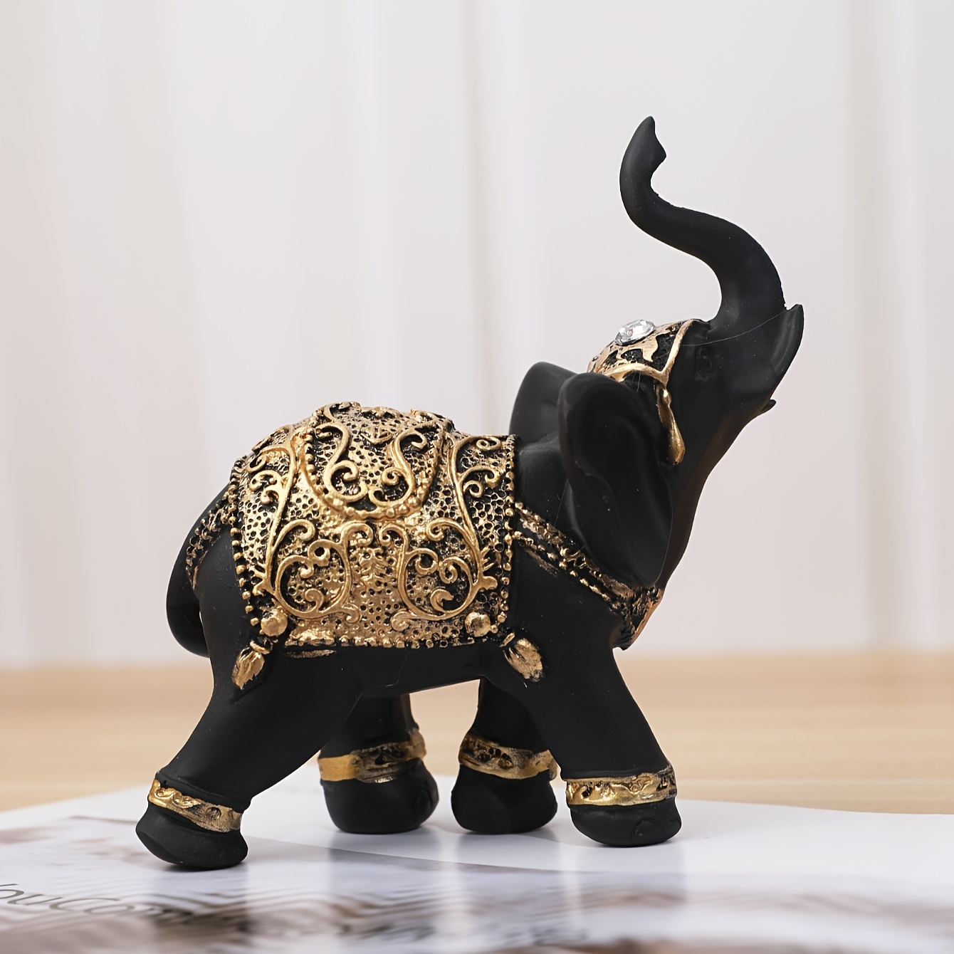 Zwart-Gouden Decoratieve Olifantenbeeldje