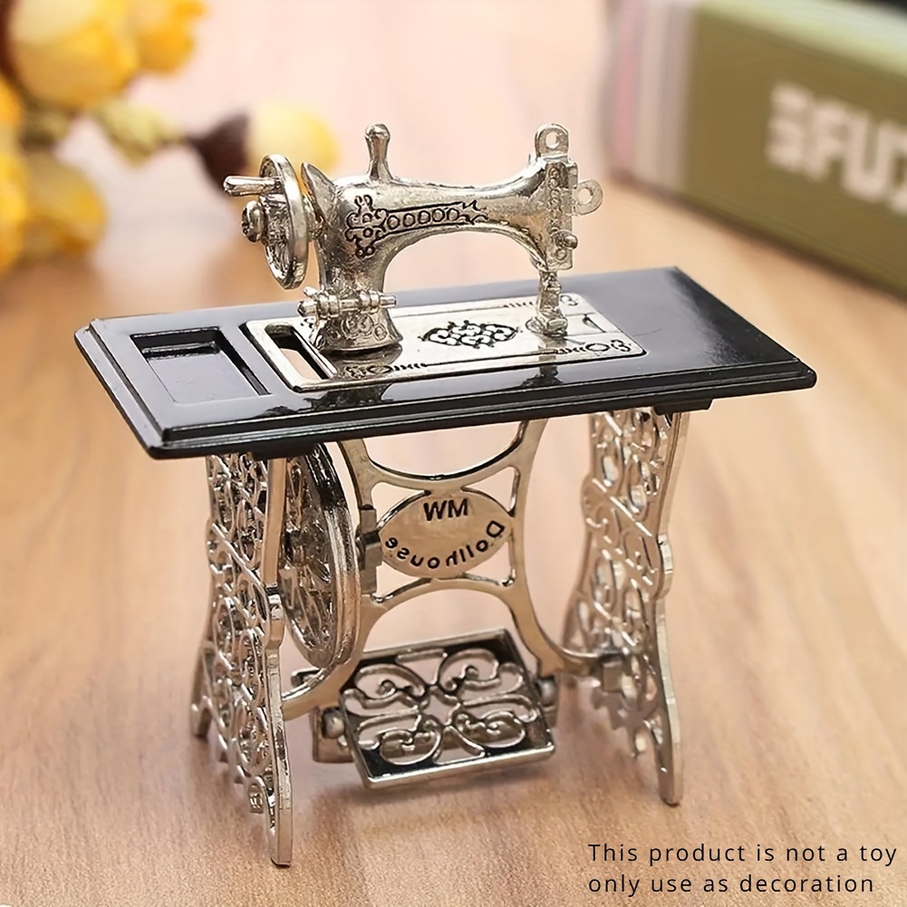 

Vintage Miniature Silver Sewing Machine Collectible Figurine, 1 Piece - Metal Craft For Office Desktop Decor, Indoor Decorative Statue, No Electricity Required, Fits Various Room Types