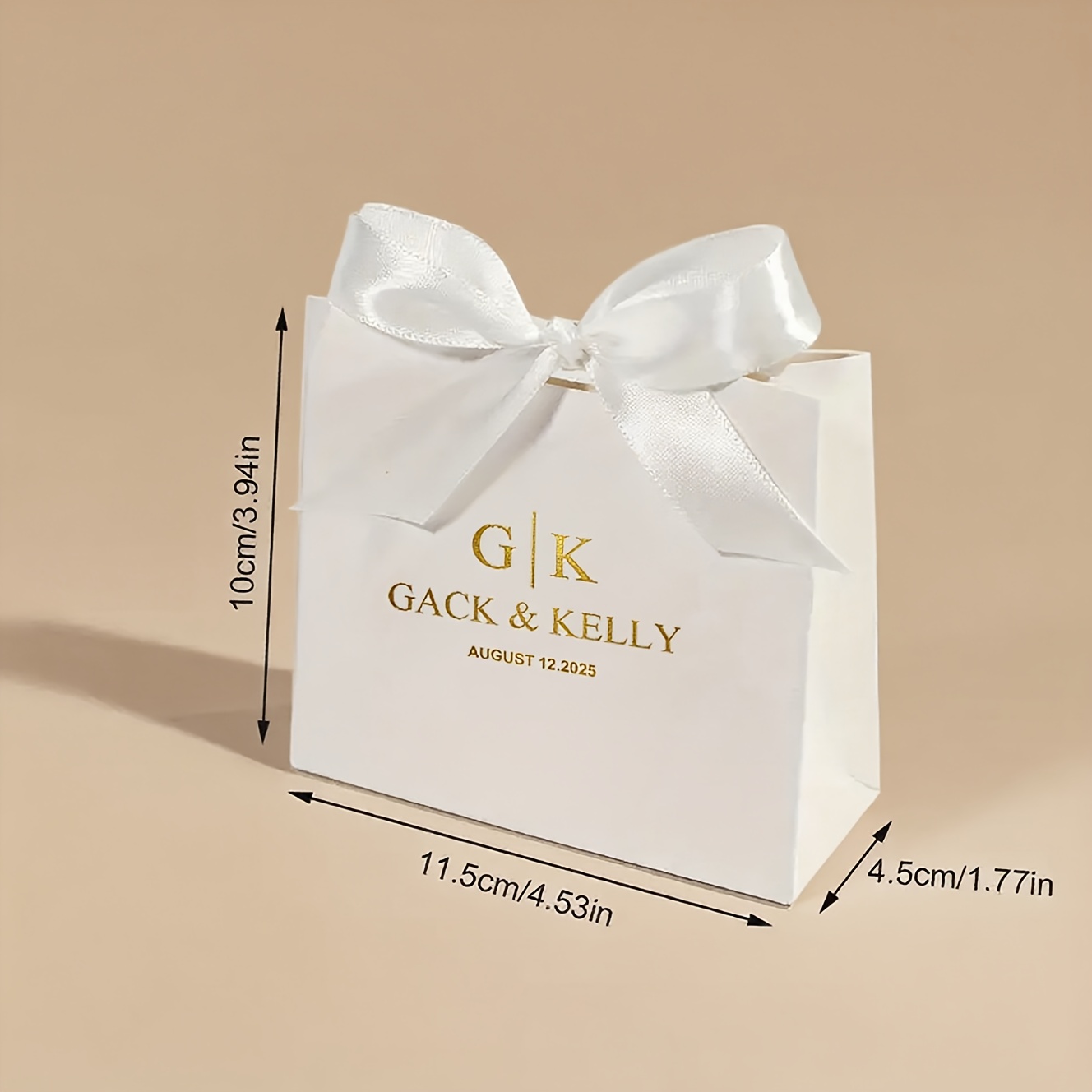 E-shop Geschenk für Sie/Ihn Personalisierbare 5/10 Stück Namens- und Datums-Hochzeitsgeschenkboxen mit goldenem Folienlogo und Band, elegante