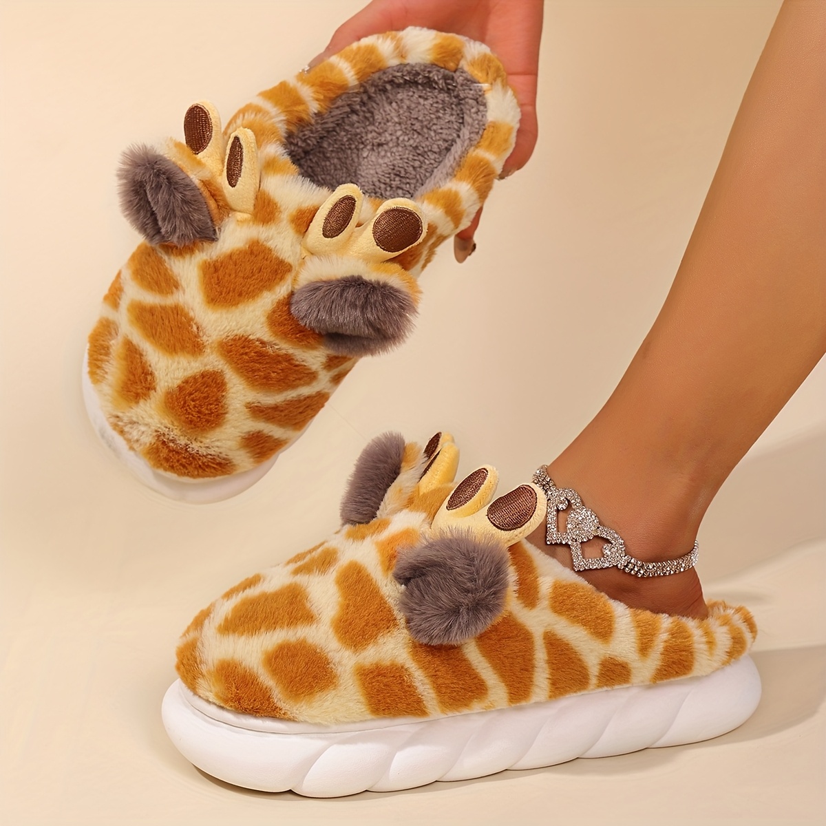unisex couple s giraffe slippers - indoor house shoes with giraffe pattern (head, eyes,  ), warm beige & white colors, soft fabric upper & cushioned eva sole - cozy winter footwear for women and men - perfect gift for   Product details 3
