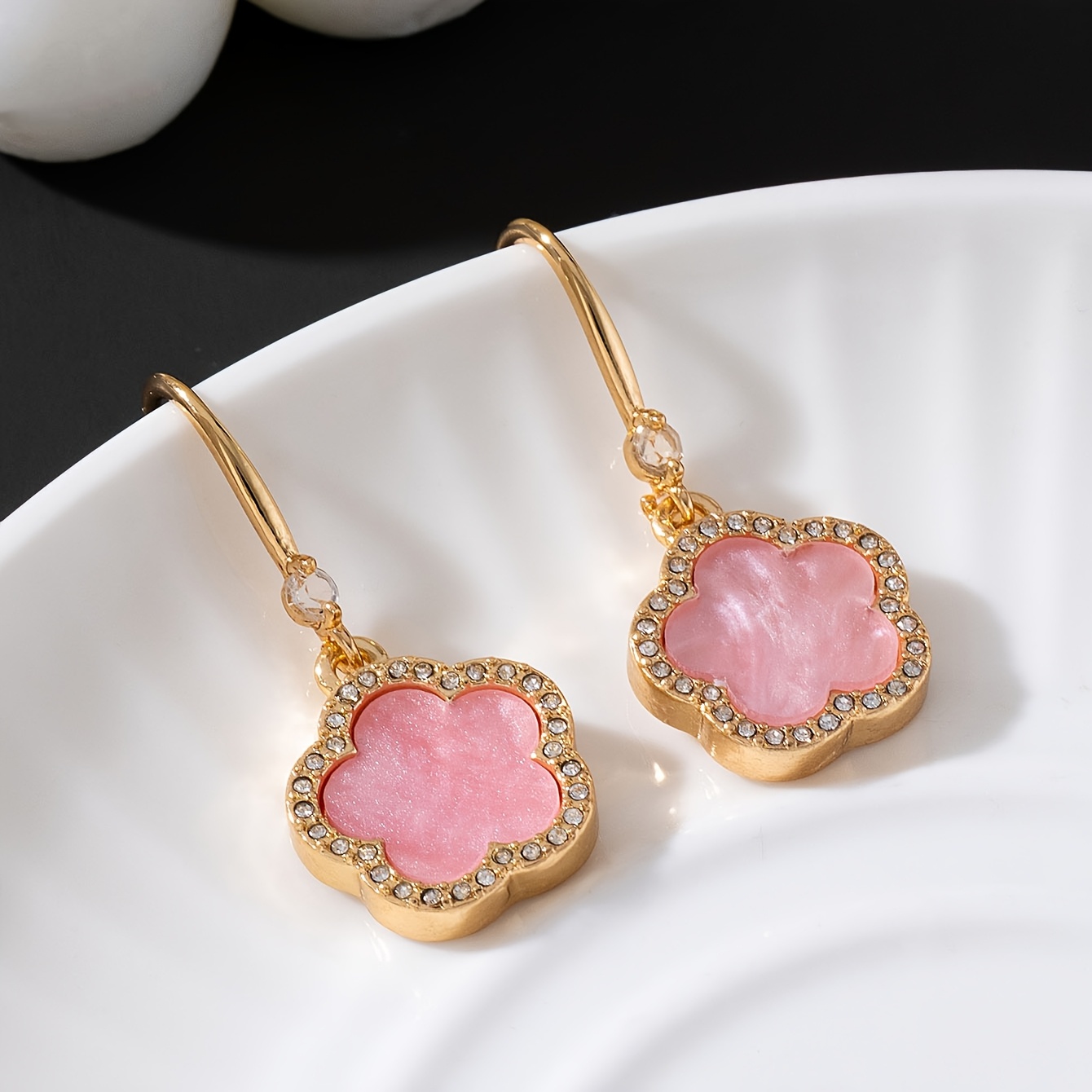TEMU Ein Paar elegante und luxuriöse, funkelnde Sommer-Neu-Klassik-Design Blaue und Pinke Süßklee-Anhänger Ohrringe für Damen