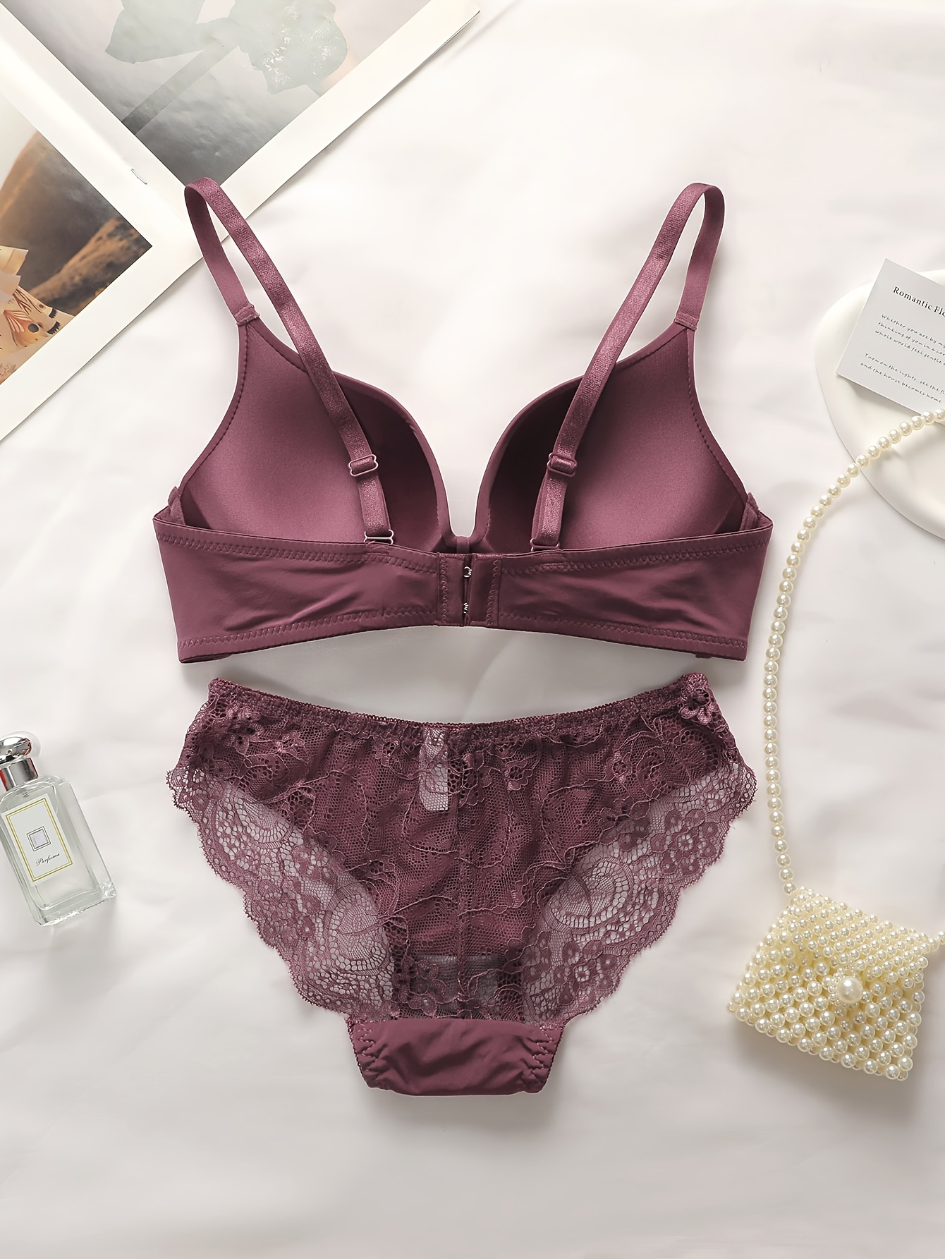A Set of Women'S Classic Sexy Wireless Bras That Provide a Gathered Look.