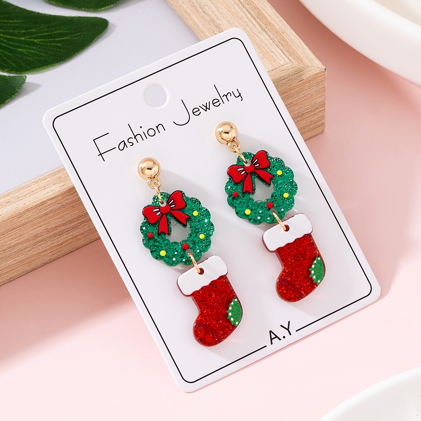 TEMU 1 Pair Of Women's Fashion Dangle Earrings With Sparkling Christmas Wreath Boot Design, For Holiday Parties
