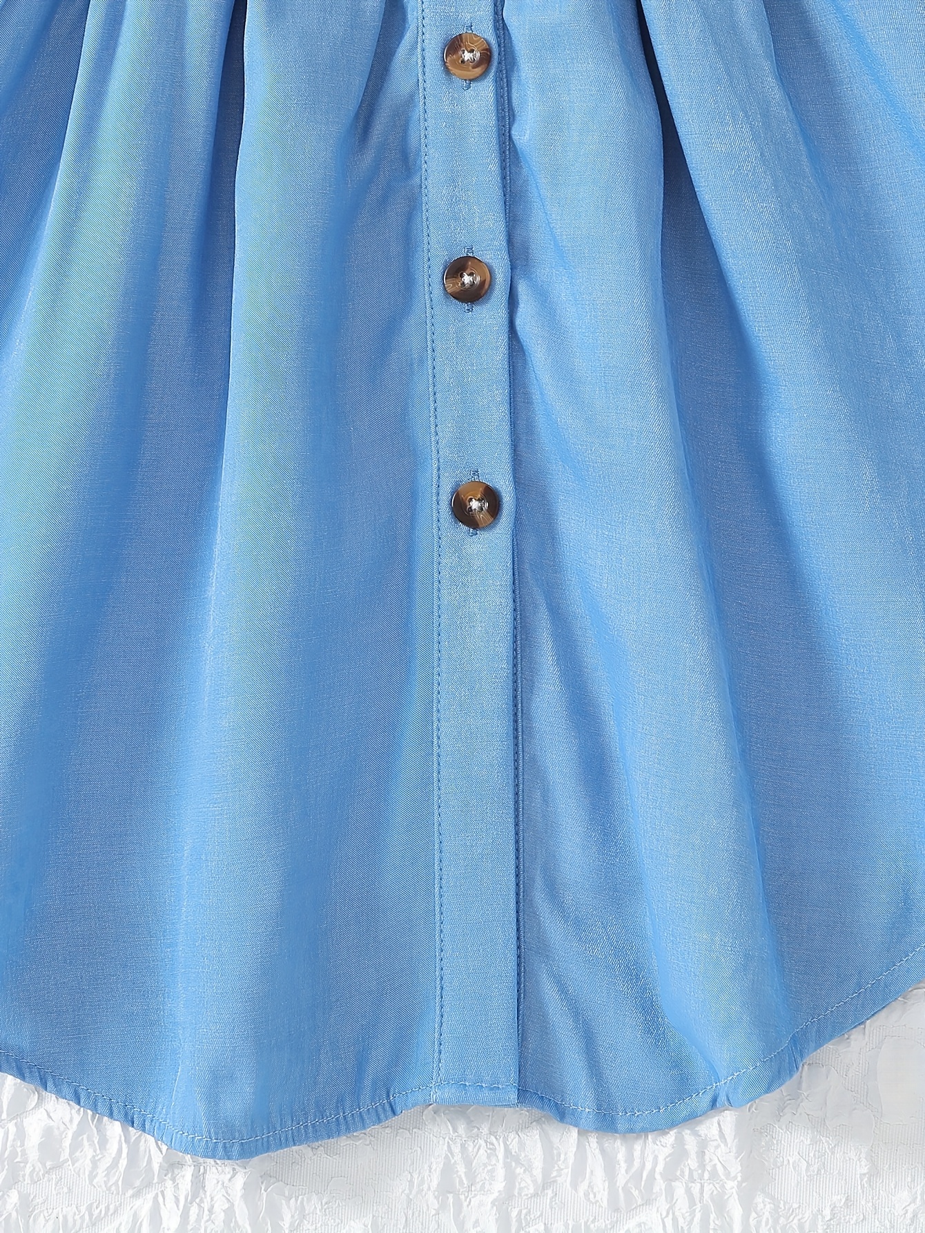 Summer Ice Fiber Fabric Faux Denim Small Flying Sleeve Lapel Shirt Dress + Belt, Shirt Button Placket Design, Irregular And Elegant Skirt, Very Suitable for Summer Outdoor Play, Camping Picnic, Daily Leisure Or Other Occasions