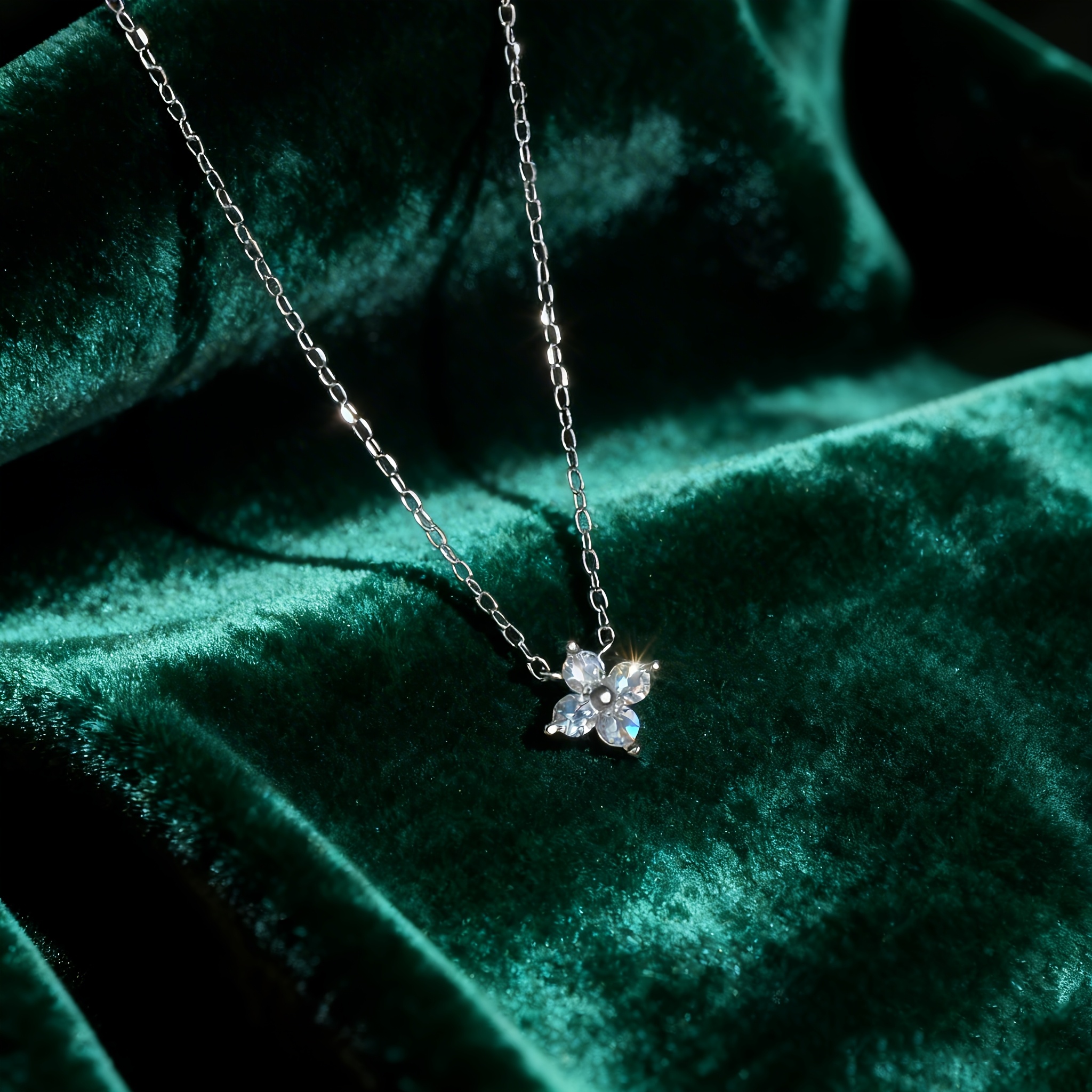 TEMU 1 y Elegante Cadena de Clavícula Floral de de Acero Inoxidable, Adecuada para Uso Diario, Regalo de San Valentín, Regalo de Navidad, Regalo de