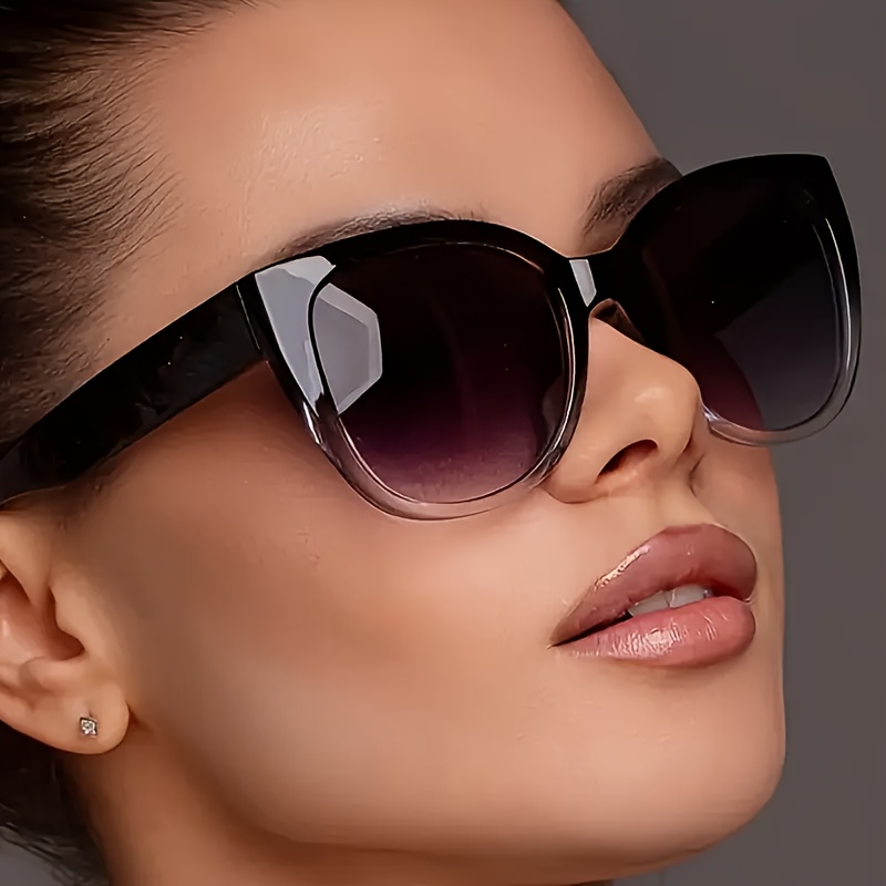 Cat-Eye Fashion Glasses - Classic Cat-Eye Frames, Bohemian Style Eyewear for Women, Perfect for Everyday Outfits And Music