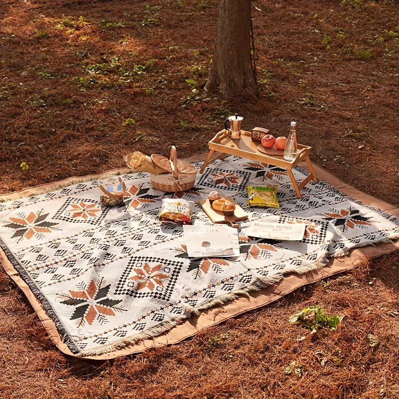 

1pc Moisture-proof Picnic Mat, Thickened Bohemian Blanket, For Tent Outdoor Camping Picnic