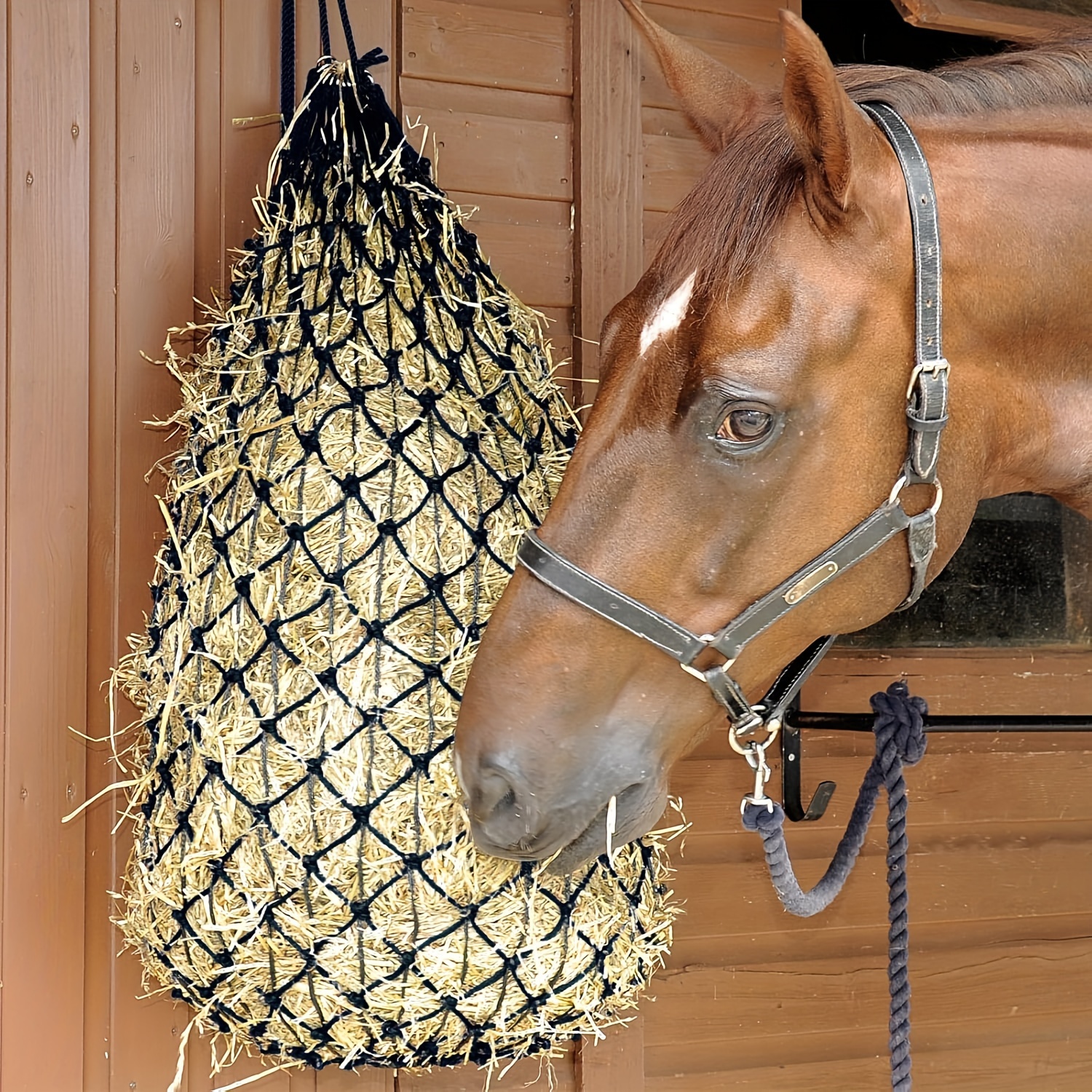 

2pcs Slow Feeder Hay Net Bags With Bottom Ring - Pe Material, Ideal For Horse & Goat Stalls, Hanging Livestock Feeding Supplies, Black & White, Hay Bags For Horses