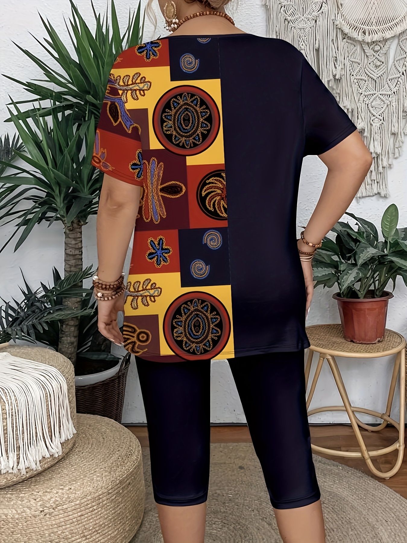 Elegant Plus Size Crew Neck T-Shirt with Floral Print - Soft Medium Stretch Fabric, Short Sleeve Top for Women, Casual Wear, All Season Tee|Floral Print Top|Comfortable Fit, Plus Size Clothing