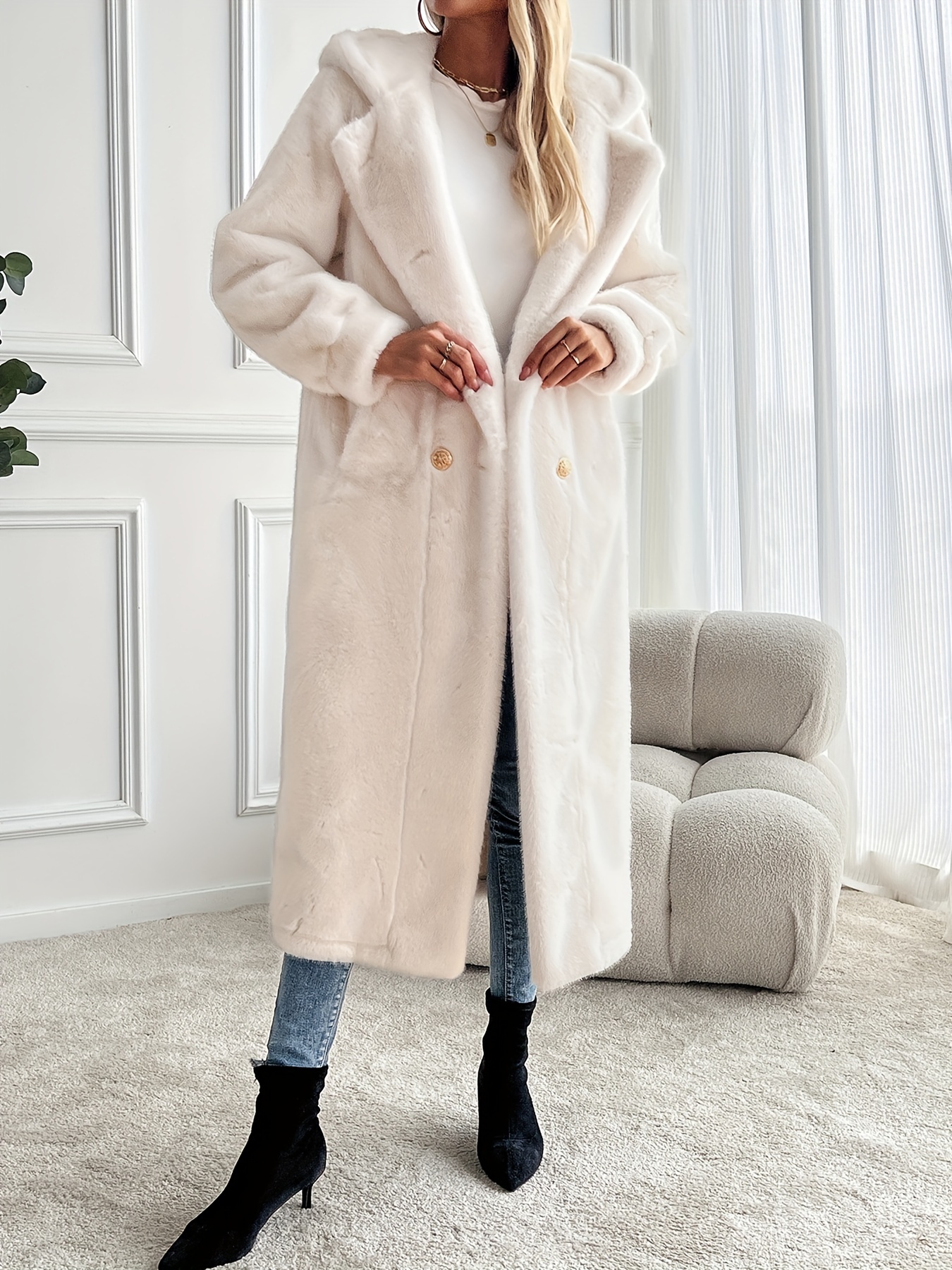 ※みー【新品】Loose fur coat【Beige】 Faux Fur Oversized Long Coat [Light Tan] - KidSuper