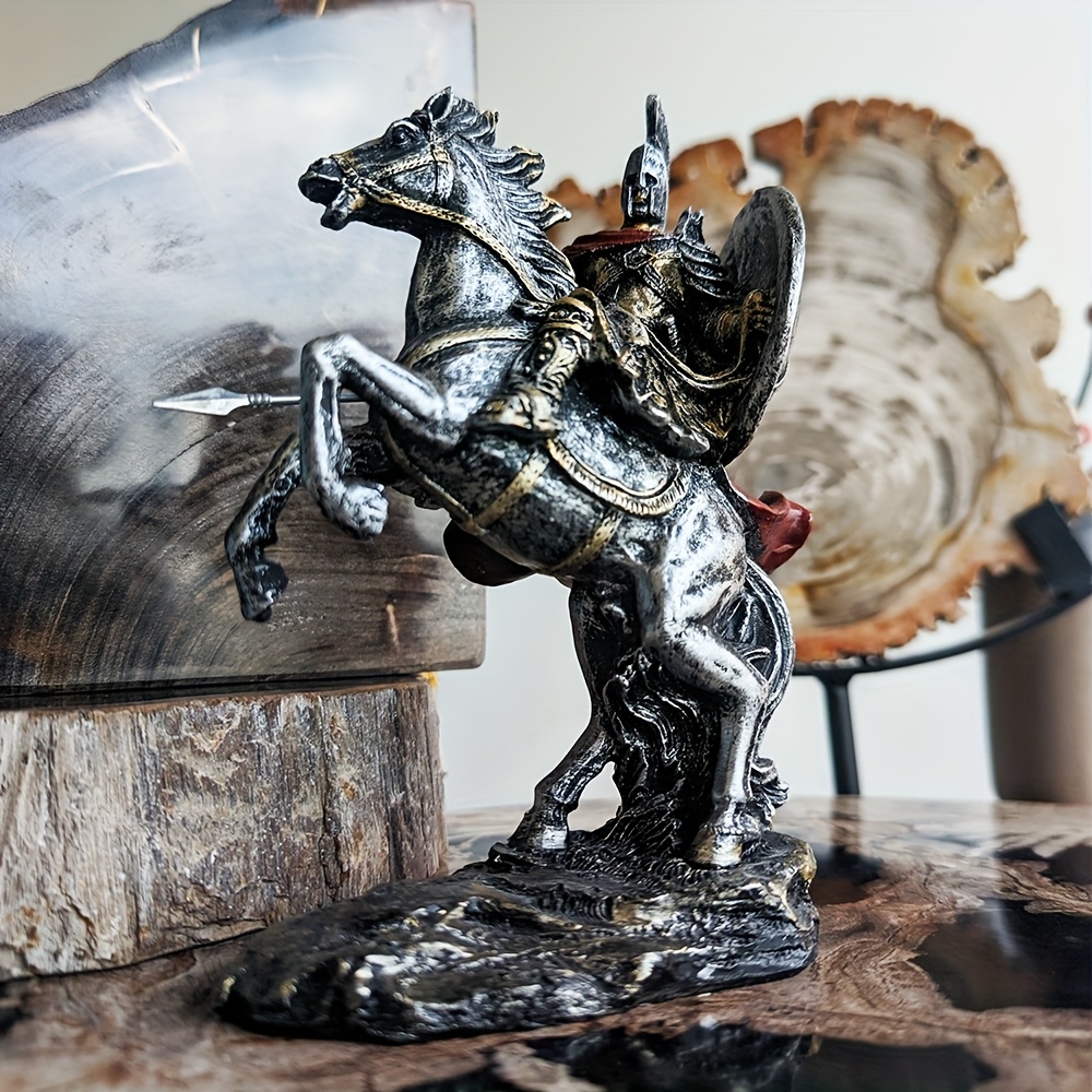TEMU Statue de à Cheval - Antique avec Lance, Décoration Vintage pour Combat, Ornement en Résine pour Bureau ou Maison, Collection - Électricité,