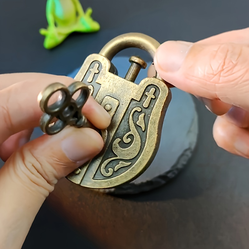 

1pc Zinc Alloy Lock Difficulty Toy Kong Lock Lock